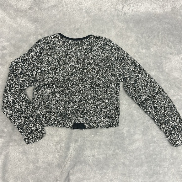 OshKosh B'gosh - Genuine kids single button knit cardigan sweater. Size 3 - Picture 3 of 3